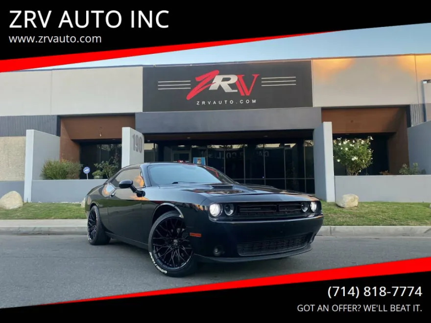 2018 Dodge Challenger SXT Plus photo 1