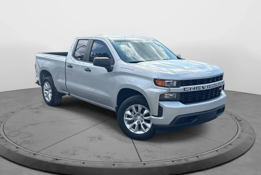2019 Chevrolet Silverado 1500 Custom photo 1