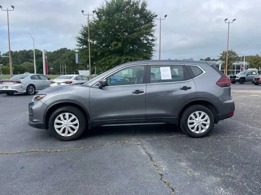 2020 Nissan Rogue S photo 1