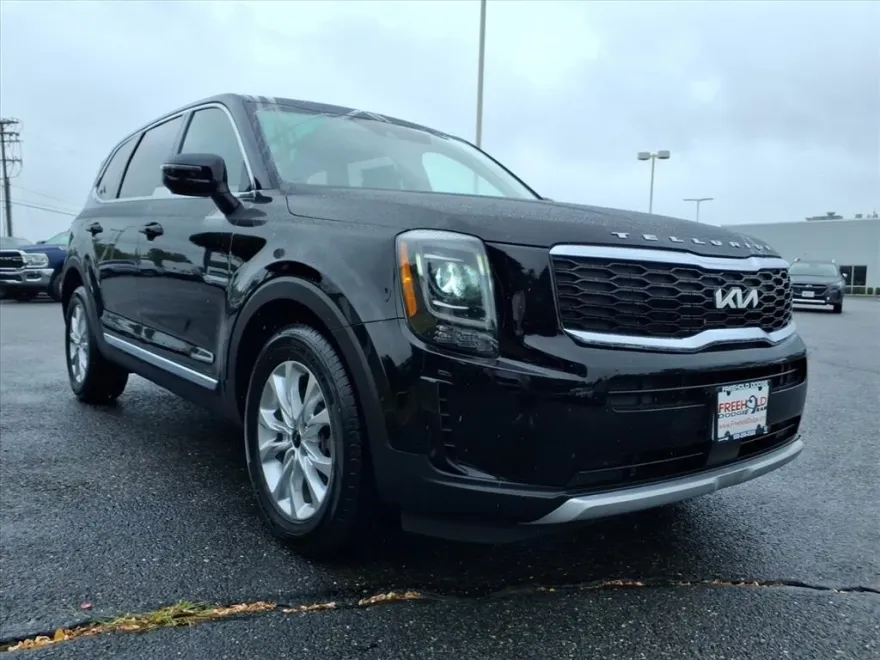 2022 Kia Telluride LX photo 1