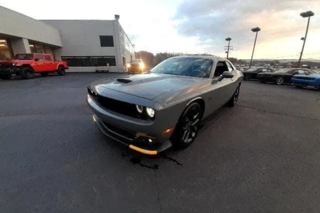 2023 Dodge Challenger R/T photo 1