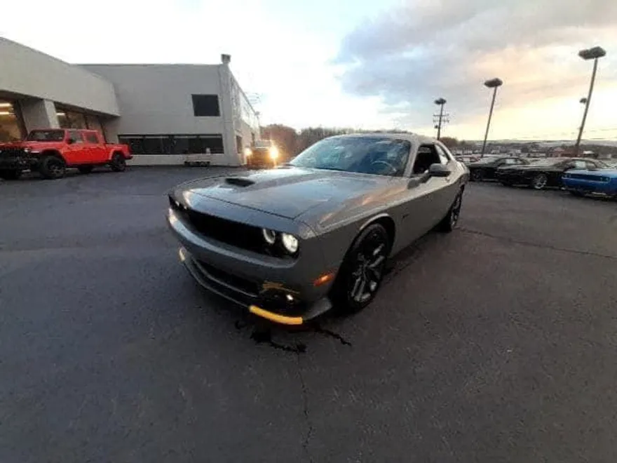 2023 Dodge Challenger R/T photo 1