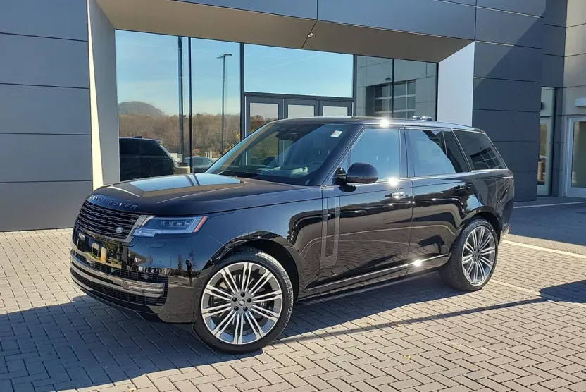 2025 Land Rover Range Rover SE photo 1