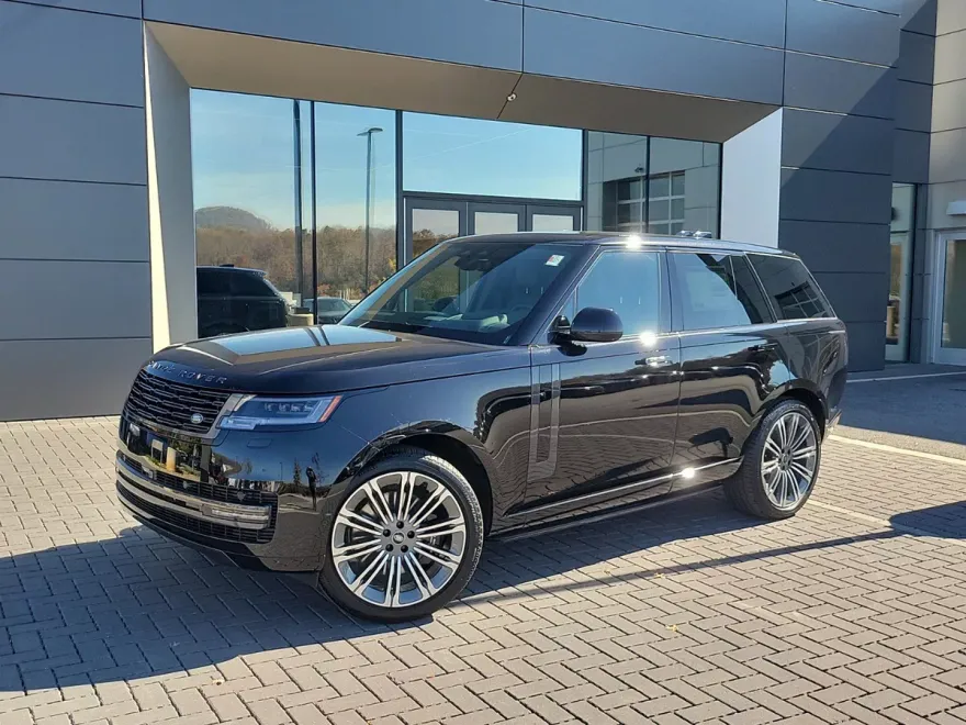 2025 Land Rover Range Rover SE photo 1