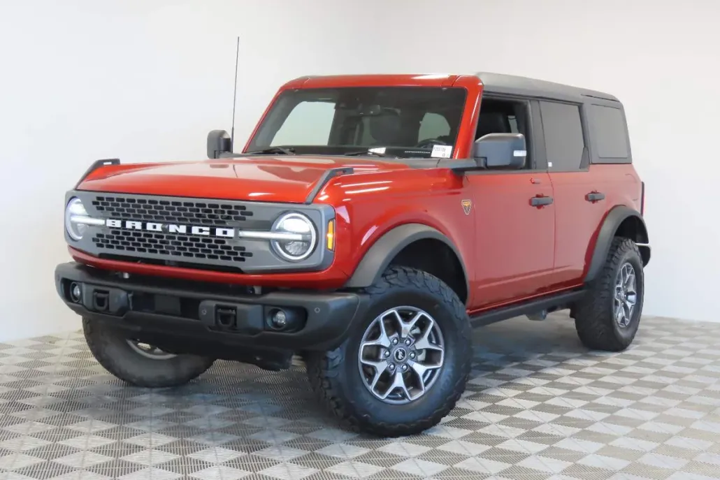 2023 Ford Bronco Badlands photo 1
