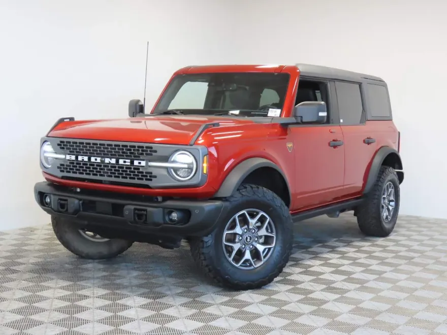 2023 Ford Bronco Badlands photo 1