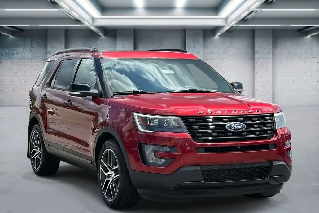 2017 Ford Explorer Sport photo 1