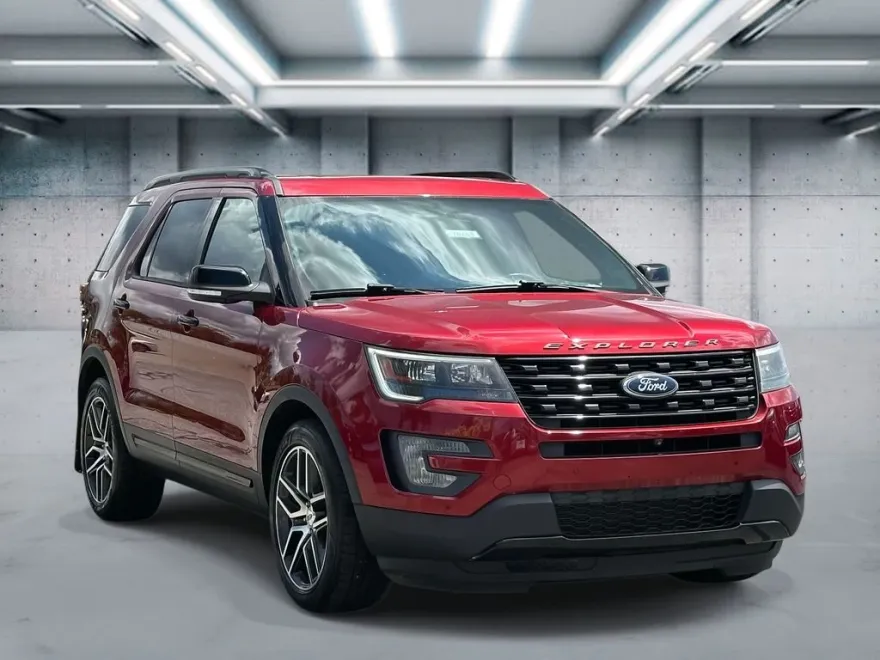 2017 Ford Explorer Sport photo 1