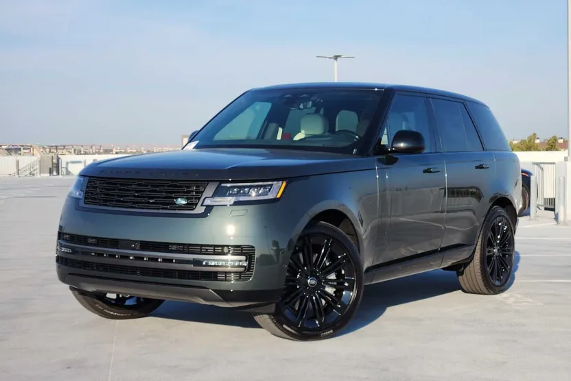 2025 Land Rover Range Rover SE photo 1