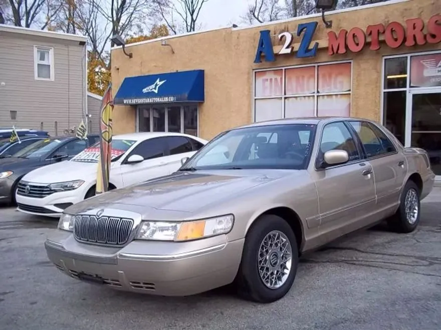 2000 Mercury Grand Marquis GS photo 1
