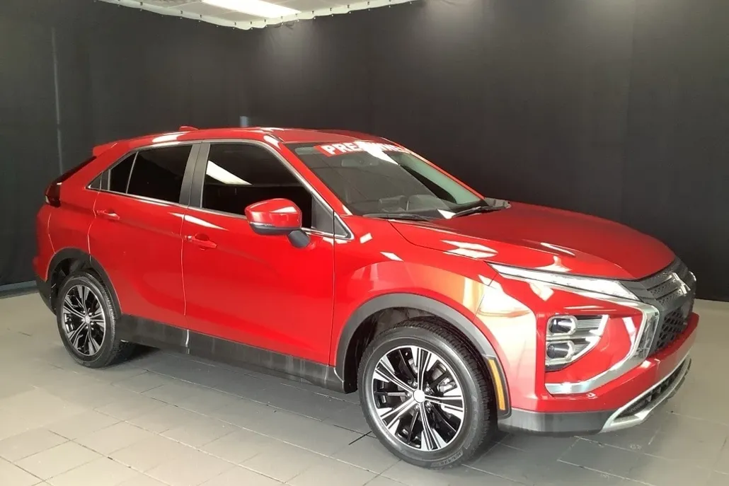 2022 Mitsubishi Eclipse Cross SE photo 1