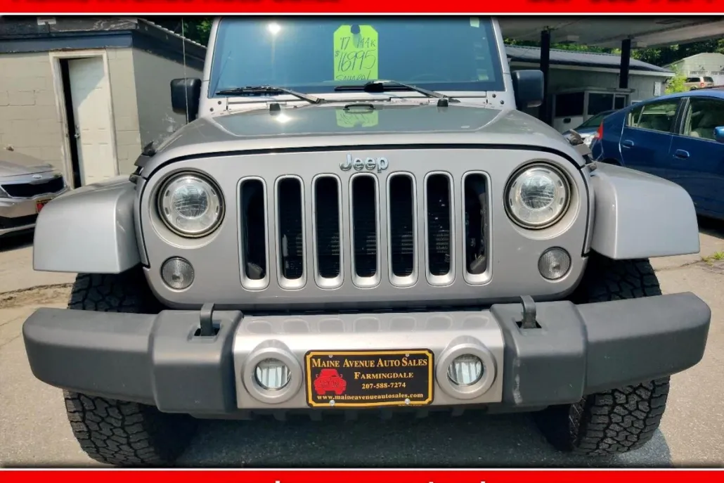 2017 Jeep Wrangler Unlimited Sahara photo 1
