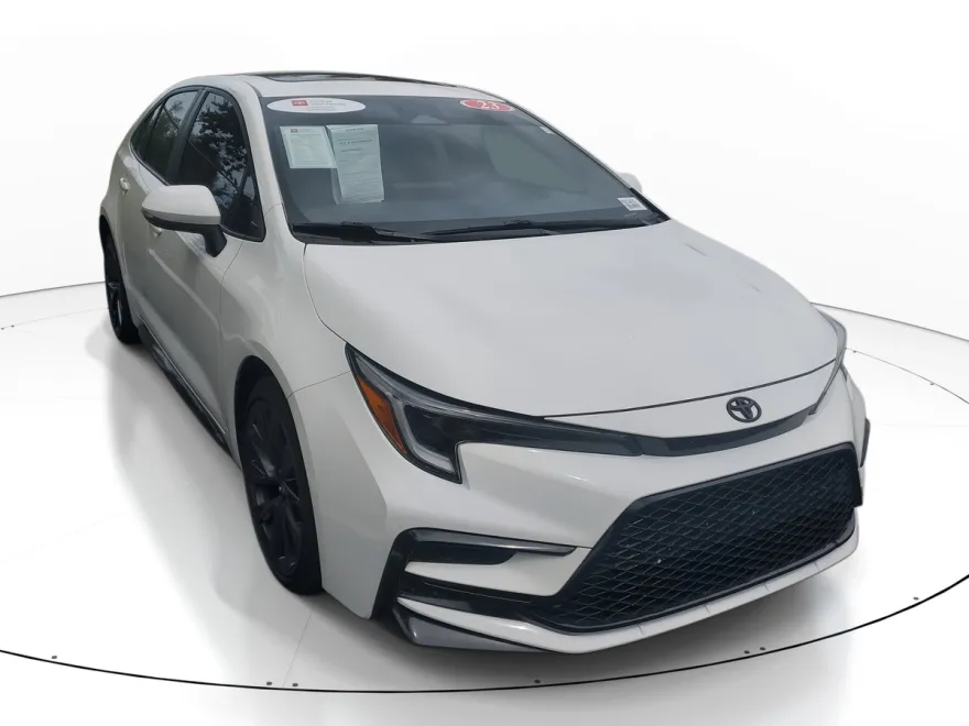 2023 Toyota Corolla SE photo 1
