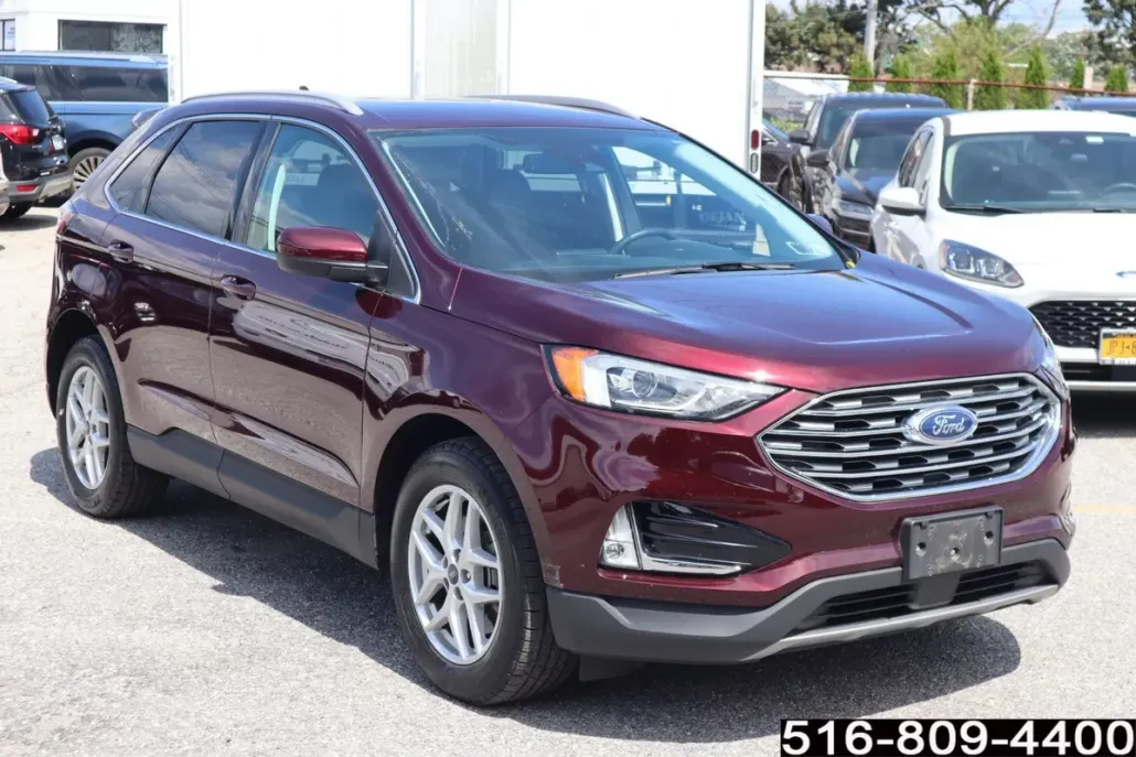 2022 Ford Edge SEL photo 1