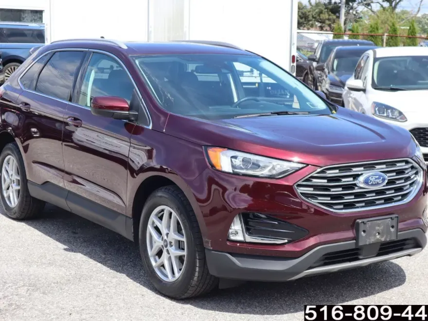 2022 Ford Edge SEL photo 1
