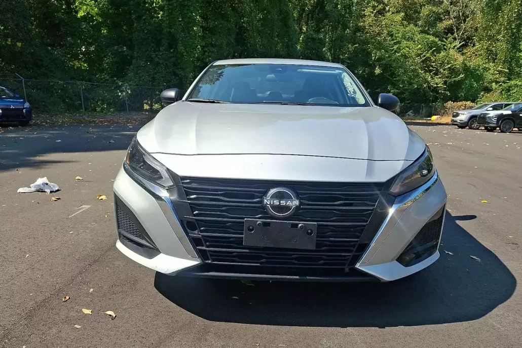2024 Nissan Altima 2.5 SV photo 1