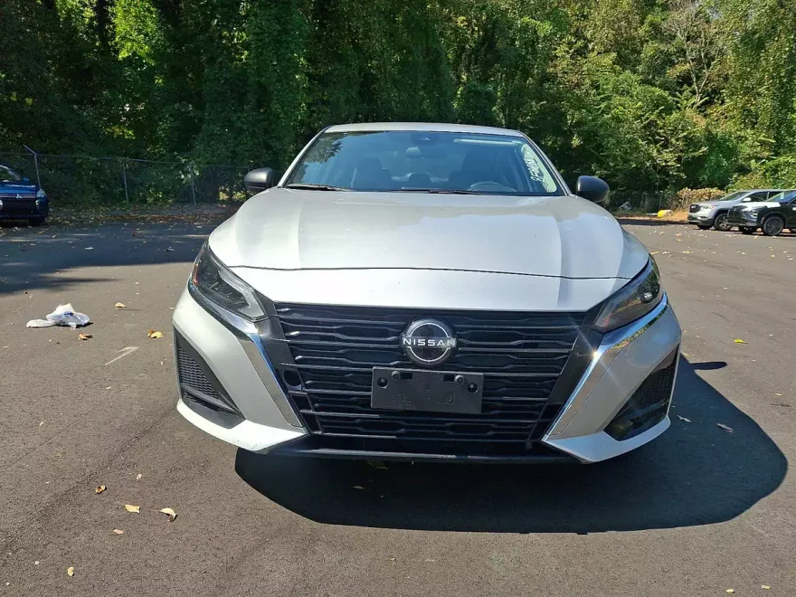 2024 Nissan Altima 2.5 SV photo 1