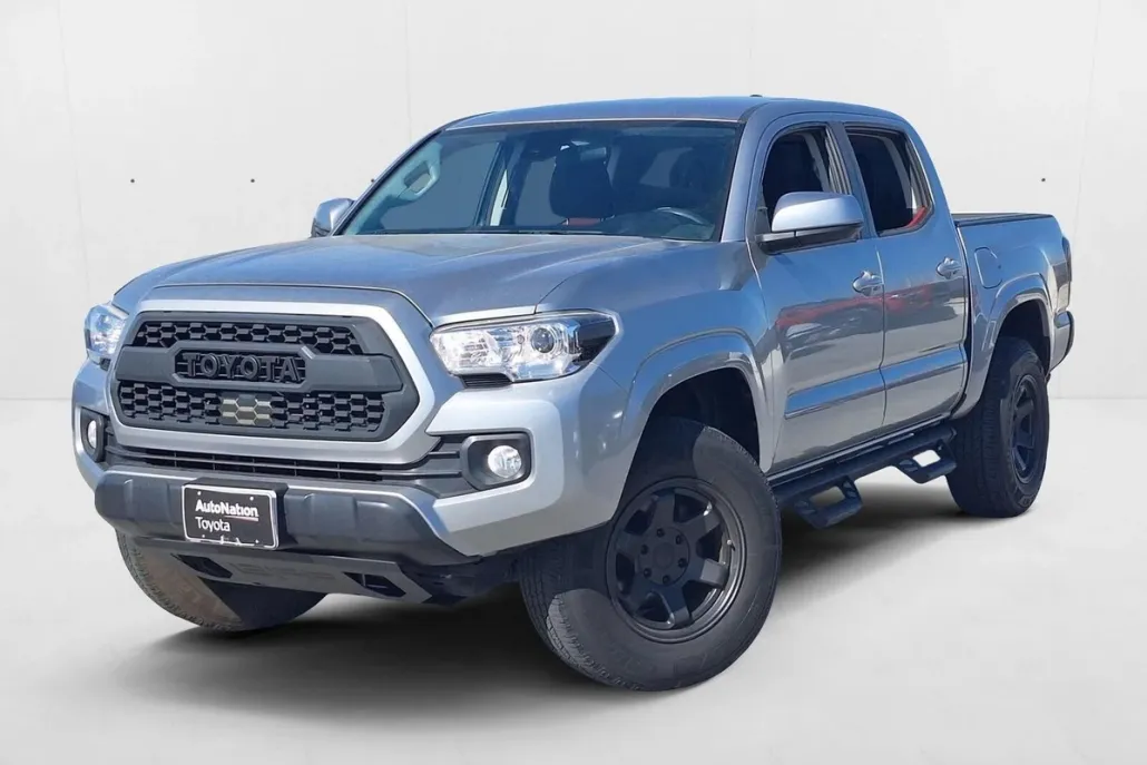2020 Toyota Tacoma SR5 photo 1