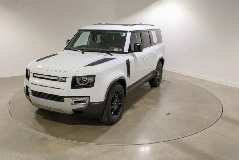 2025 Land Rover Defender 130 S photo 1