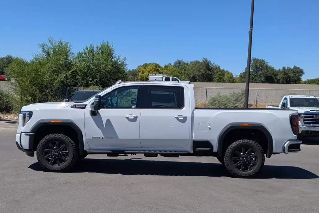 2025 Gmc Sierra 3500 HD AT4 photo 1
