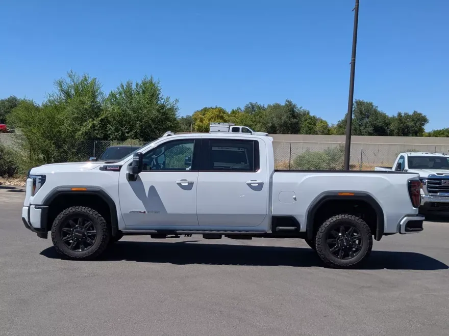 2025 Gmc Sierra 3500 HD AT4 photo 1