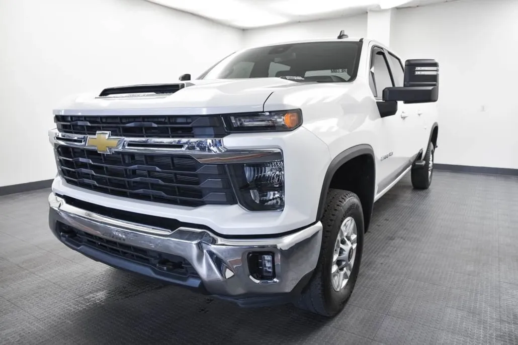 2024 Chevrolet Silverado 2500HD LT photo 1
