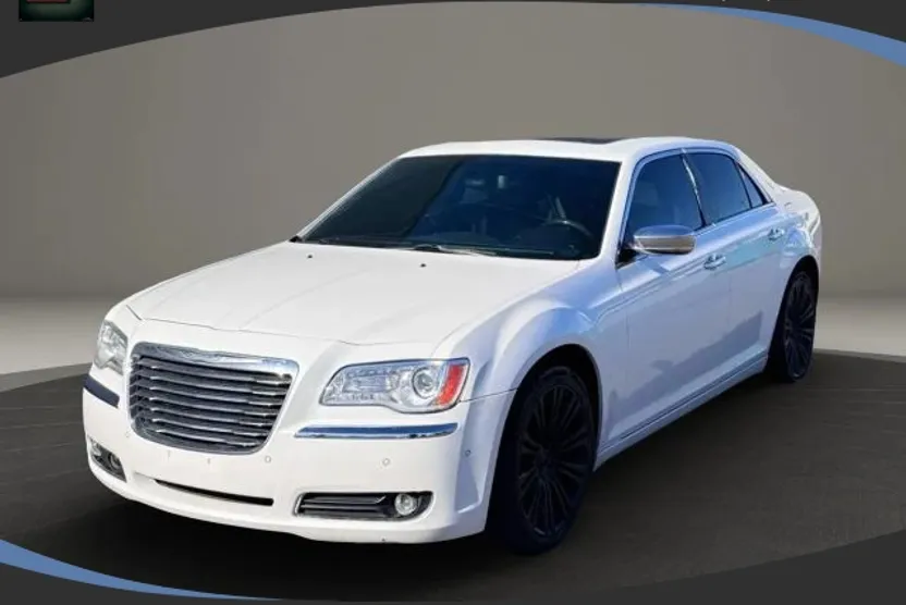 2011 Chrysler 300 C LX photo 1