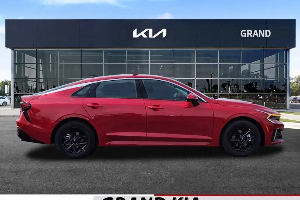 2025 Kia K5 LXS photo 1