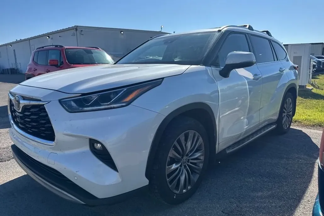 2021 Toyota Highlander Platinum photo 1