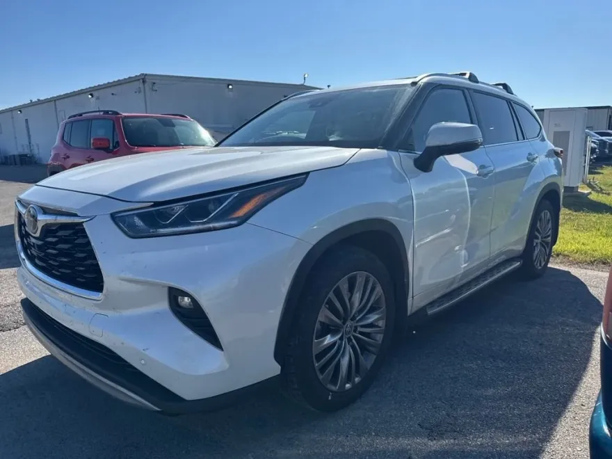 2021 Toyota Highlander Platinum photo 1