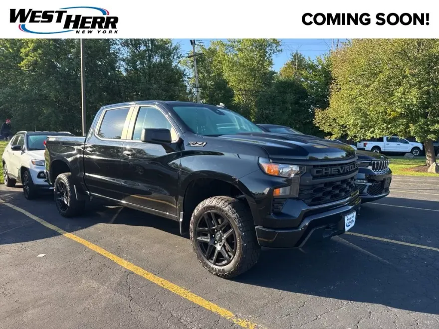 2023 Chevrolet Silverado 1500 Custom Trail Boss photo 1