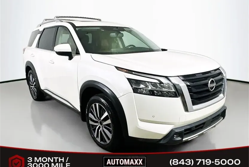 2022 Nissan Pathfinder Platinum photo 1
