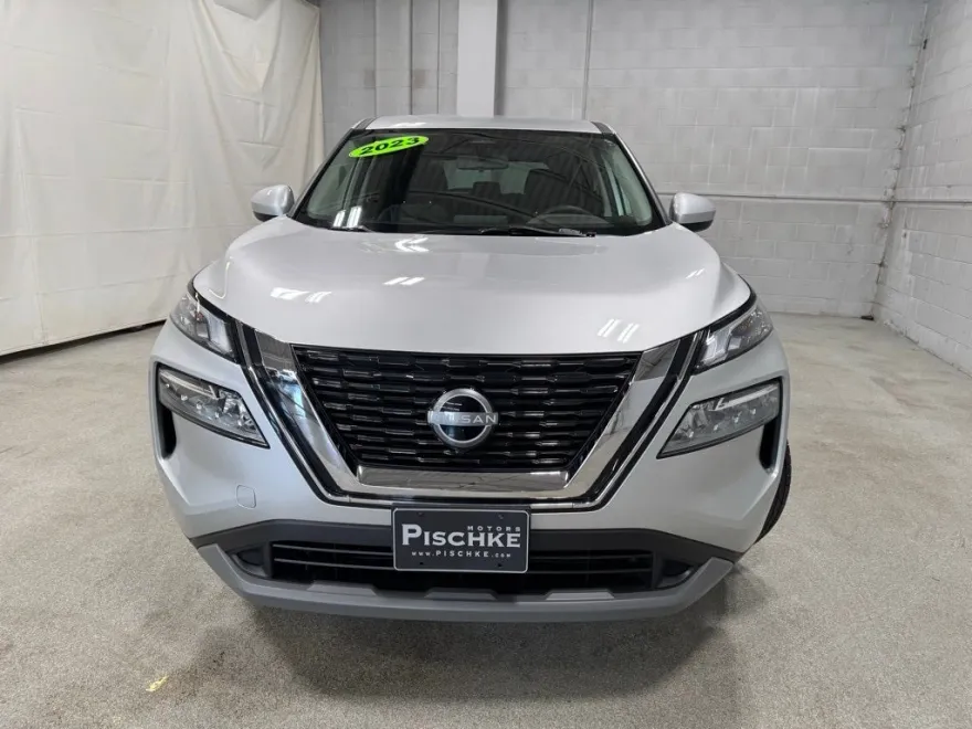 2023 Nissan Rogue SV AWD photo 3