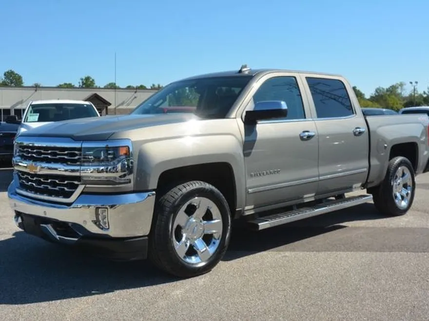 2017 Chevrolet Silverado 1500 LTZ photo 1