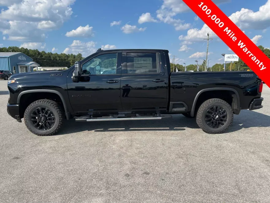 2025 Chevrolet Silverado 2500HD LTZ Trail Boss photo 1