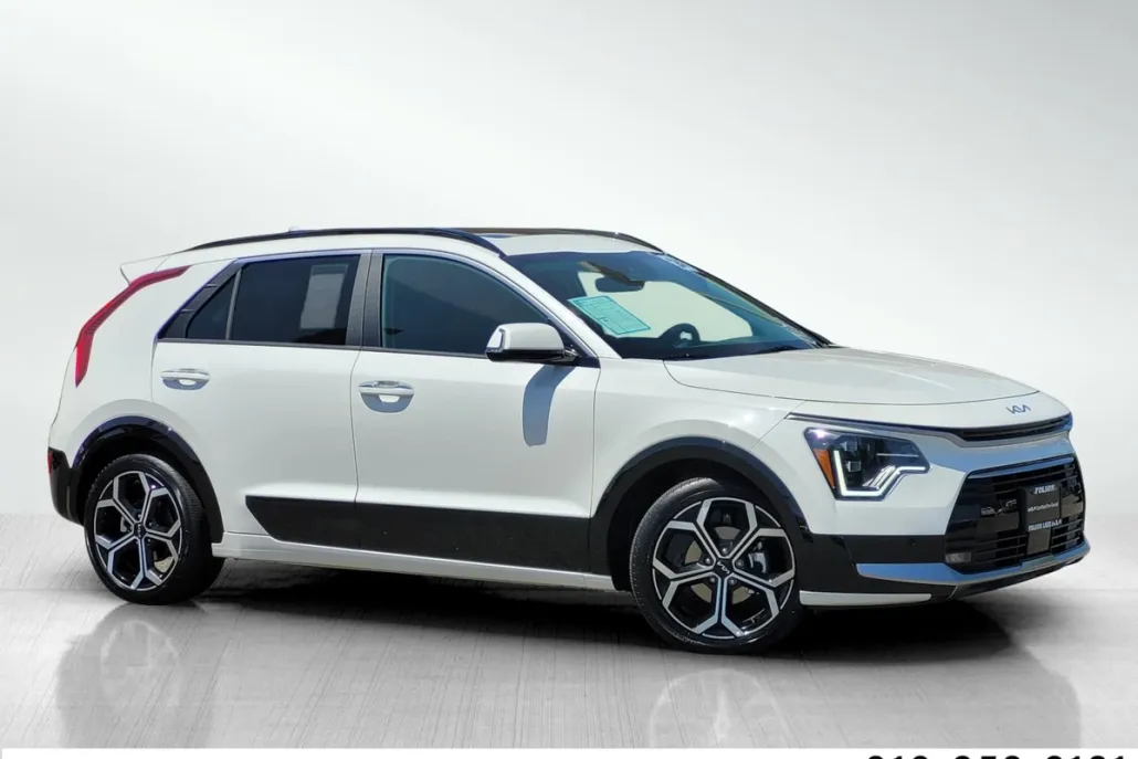 2024 Kia Niro Plug-In Hybrid SX Touring photo 1