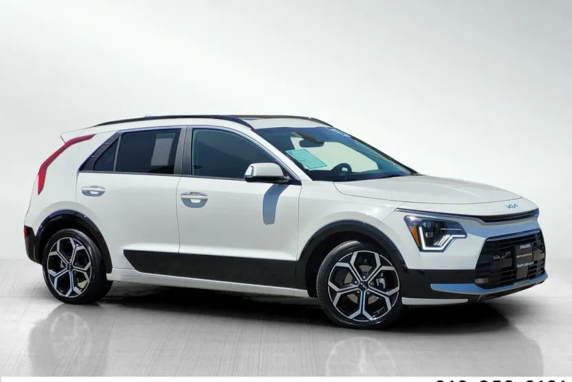 2024 Kia Niro Plug-In Hybrid SX Touring photo 1