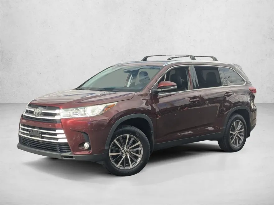 2019 Toyota Highlander XLE photo 1