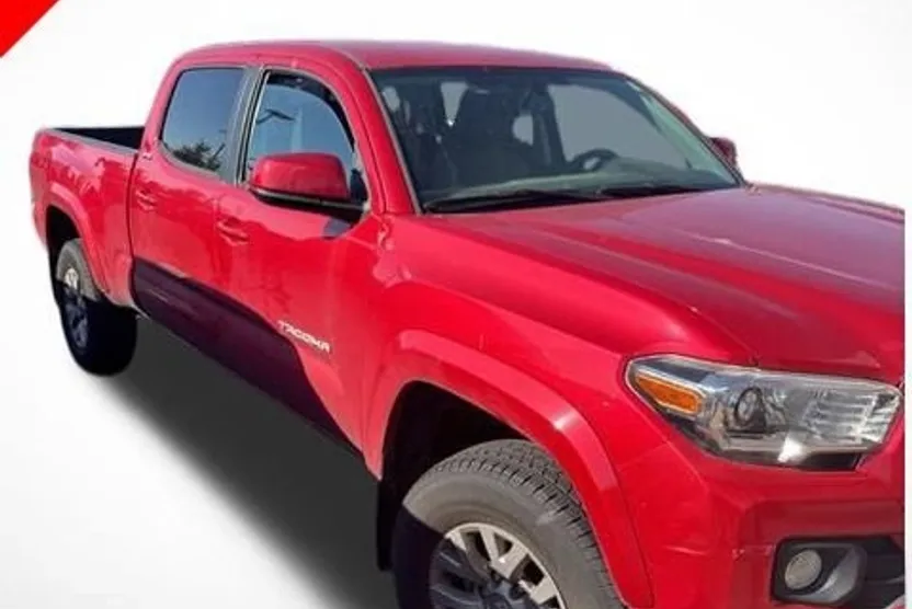2017 Toyota Tacoma SR5 photo 1