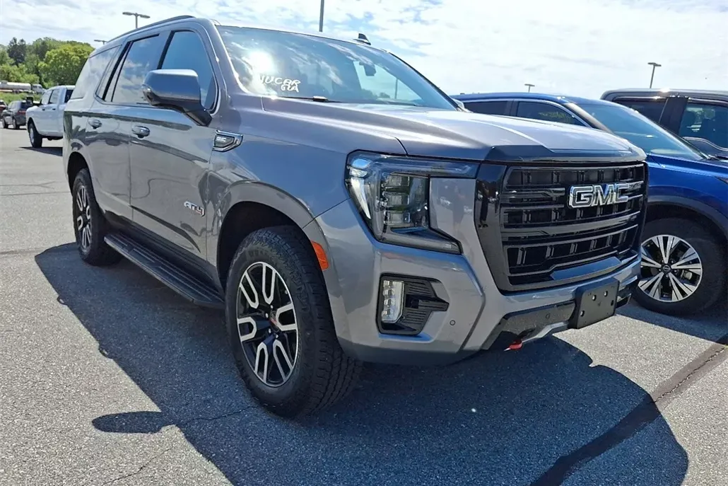 2021 Gmc Yukon AT4 photo 1