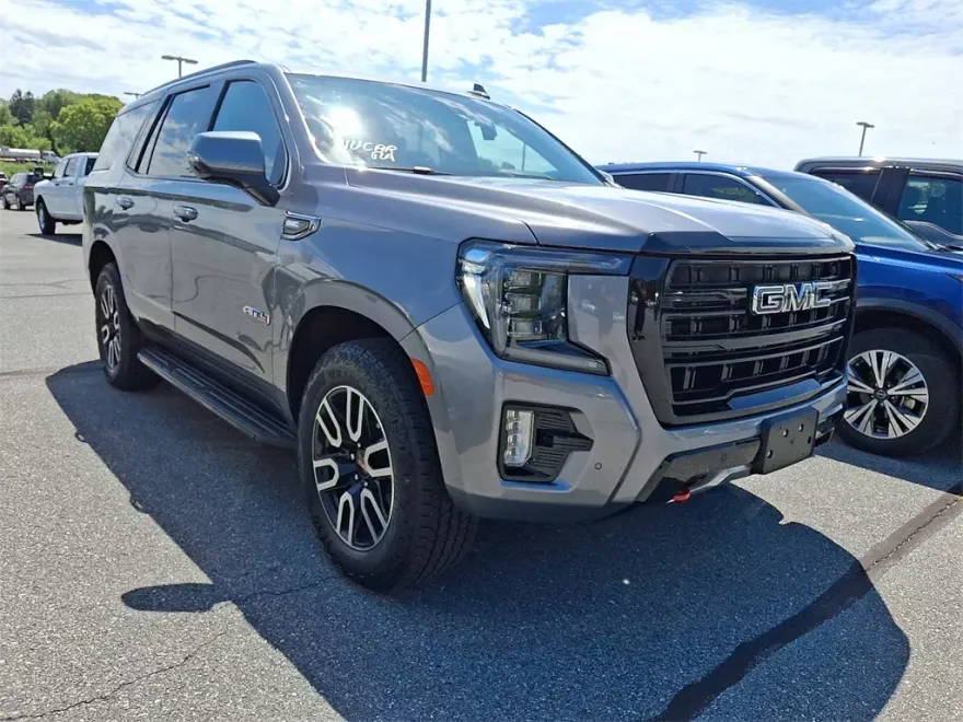 2021 Gmc Yukon AT4 photo 1