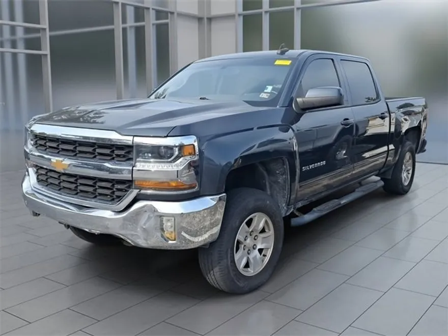 2018 Chevrolet Silverado 1500 LT photo 1