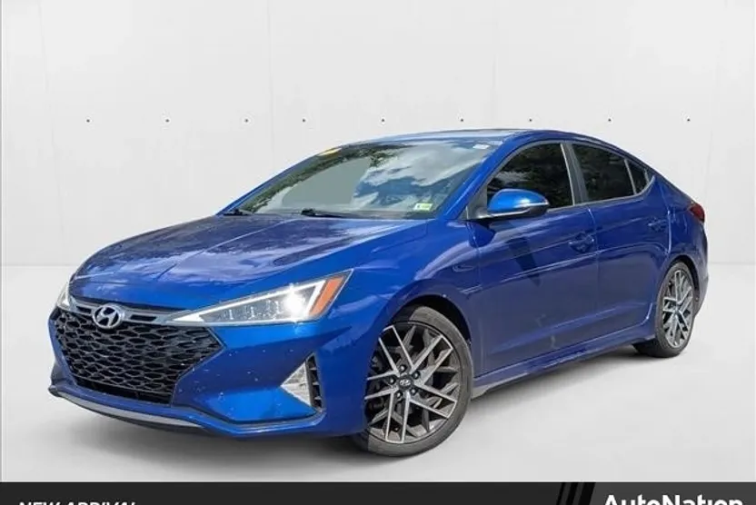 2020 Hyundai Elantra Sport photo 1