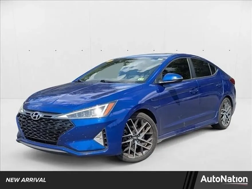 2020 Hyundai Elantra Sport photo 1