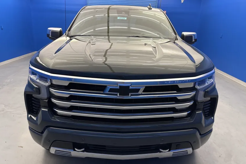2026 Chevrolet Silverado 1500 High Country photo 1
