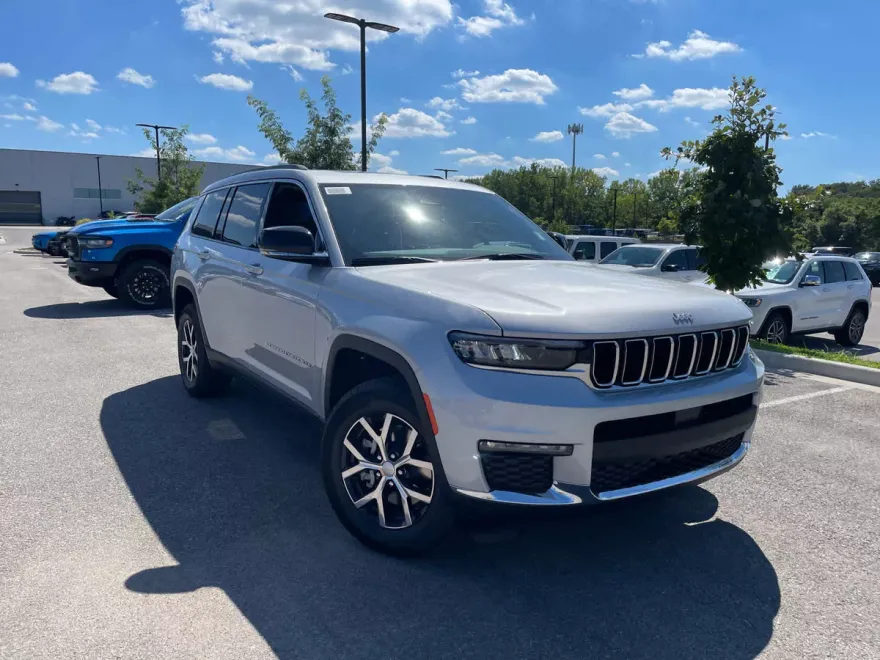 2025 Jeep Grand Cherokee Limited photo 1