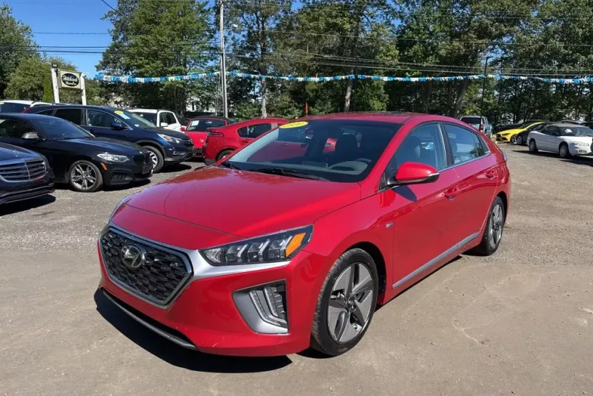 2020 Hyundai Ioniq SEL photo 1
