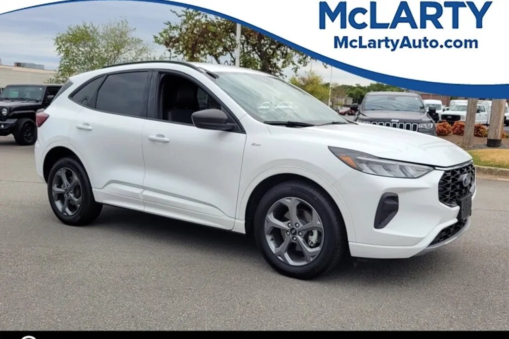 2023 Ford Escape Hybrid ST-Line photo 1