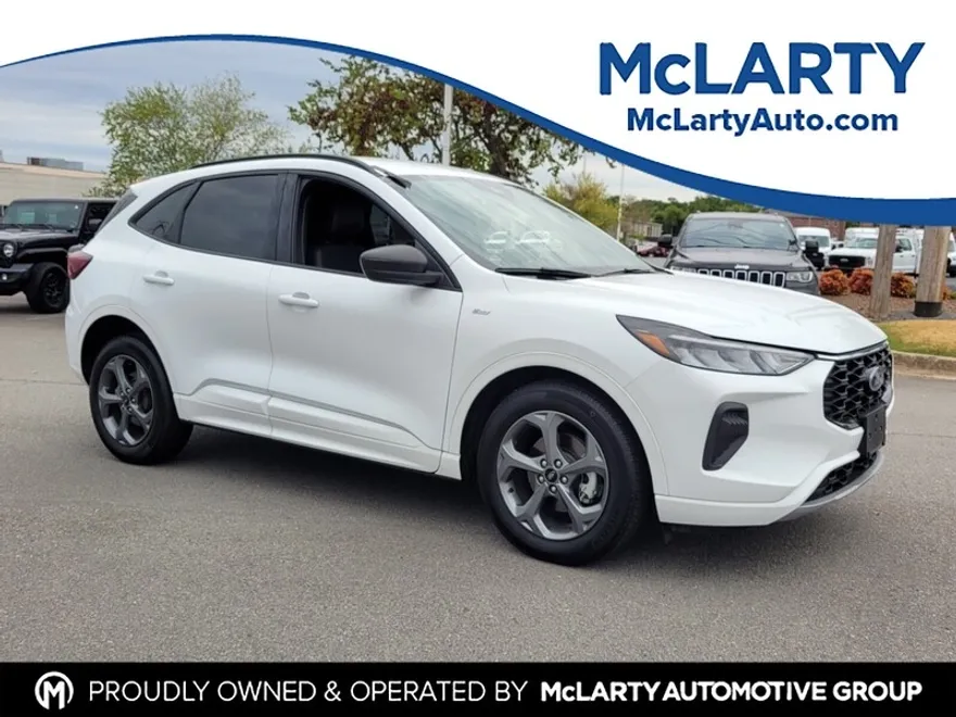 2023 Ford Escape Hybrid ST-Line photo 1