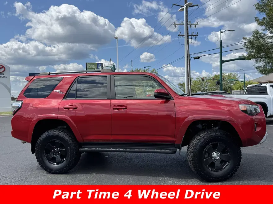 2022 Toyota 4Runner TRD photo 1